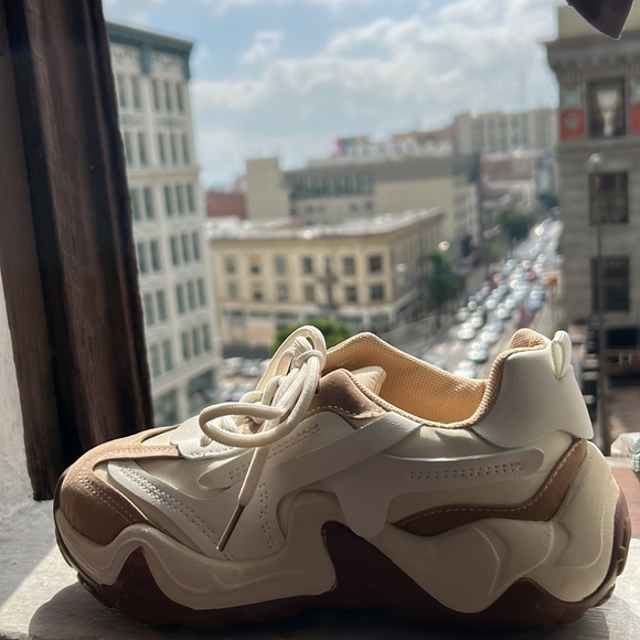 Tan, cream, eggshell, off-white - Picture 2 of 2